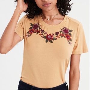 American Eagle Soft & Sexy Floral Embroidered Tee